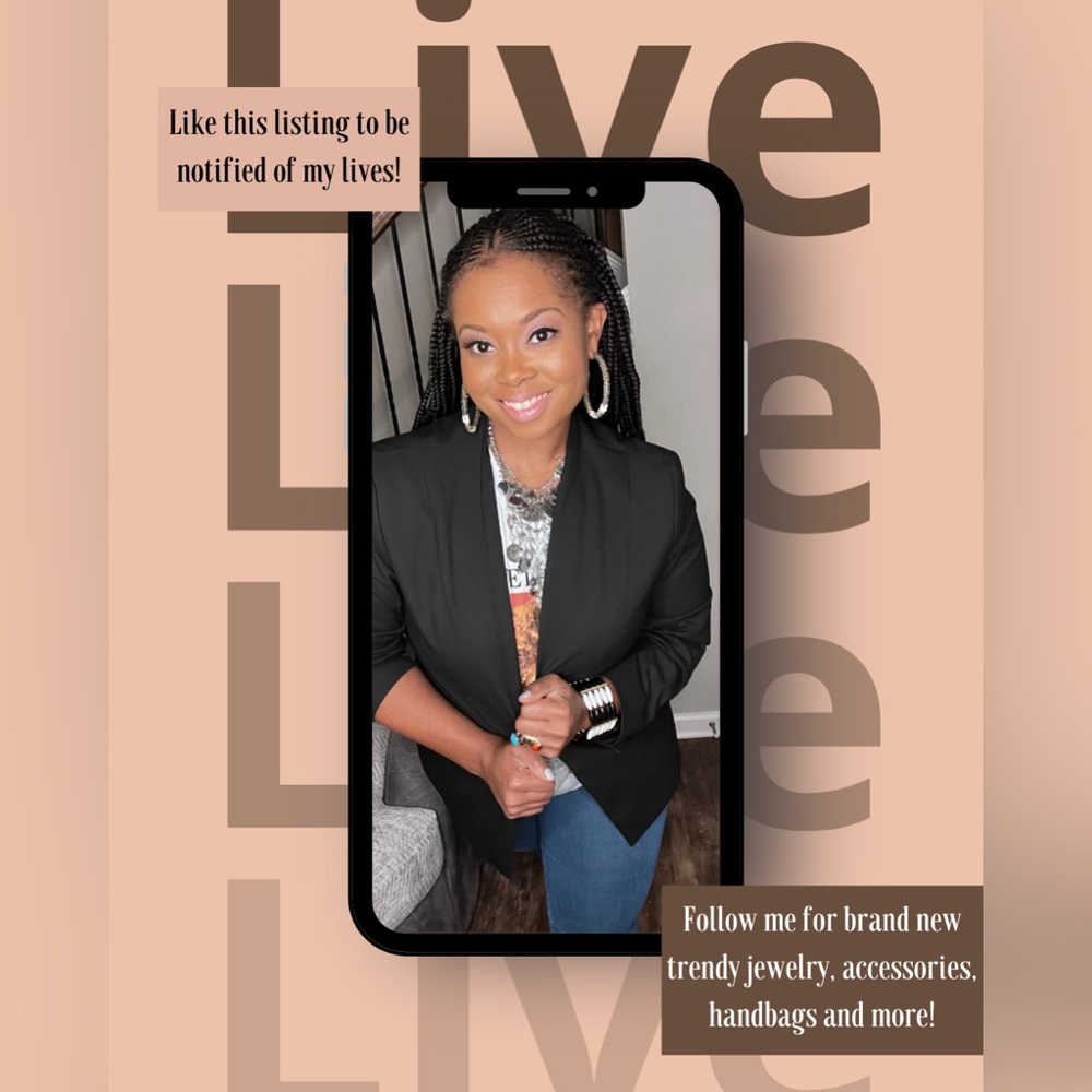 📣 I AM LIVE! JOIN ME! 🚨 🚨 🚨 Get free gift w purchase over $30! LIKE THIS!